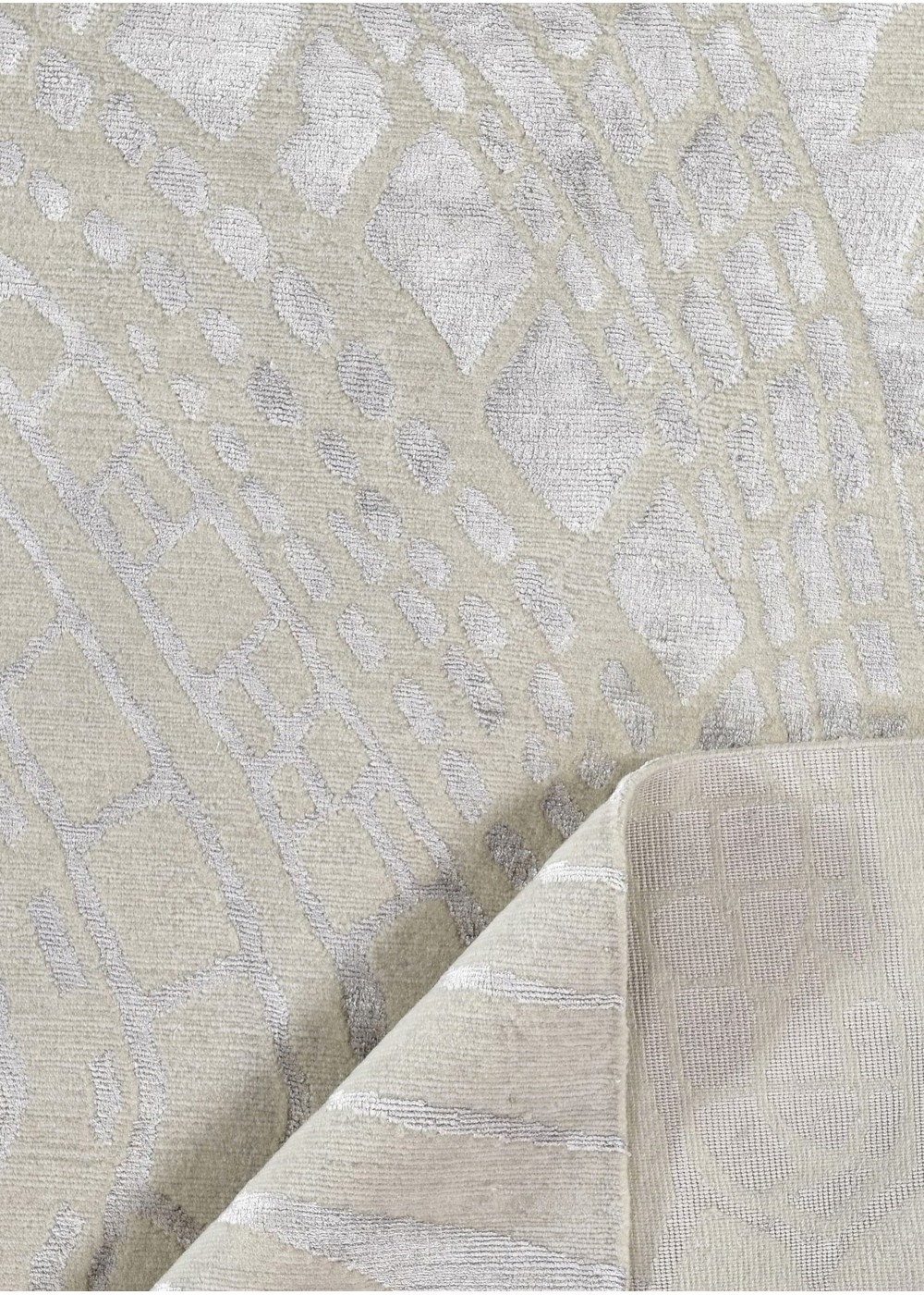 Solvanta El Dokuma Yün ve İpek Halı 312x242 cm ELIPS312X242755